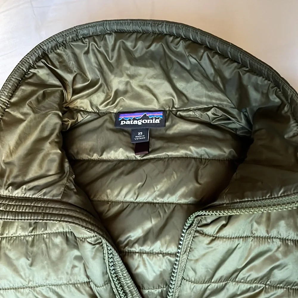 Patagonia packable puffer coat - Picture 6 of 11